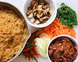 Foto langkah ke 2 dari resep Japchae with Beef Korean Noodle,aka Soun Ala Korea pake Vermiceli aja.