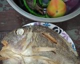 Foto langkah ke 1 dari resep Ikan Asin Cabai Hijau.