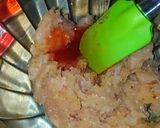 A picture of step 1 of Chicken burger petties.