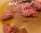 A picture of step 1 of Eggs and minced meat بيض ولحمة.