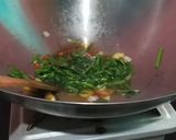 Foto langkah ke 4 dari resep Tumis Kangkung.