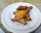 Foto langkah ke 4 dari resep 38. Ayam Goreng Bumbu Ungkep Kuning.