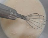 Foto del paso 1 de la receta: Medialunas de grasa saladitas