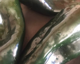 Foto del paso 1 de la receta: Chile relleno en caldo