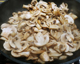 Foto del paso 5 de la receta: Puntas Solomillo ternera con champiñones en salsa carrilleras