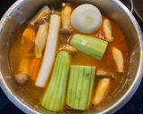 A picture of step 5 of Vegetarian Mì Quảng.