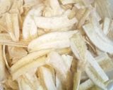 A picture of step 2 of Banana fresh homemade chips.