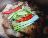 Hình bước làm 2 của món Cá bông lau kho sốt tiêu