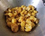 A picture of step 5 of Picnic Wale Aloo.