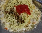 Foto langkah ke 6 dari resep Indomie Goreng Nyemek.