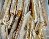 Foto del paso 1 de la receta: Navajas al ajo y perejil (en estuche de vapor Lékué)