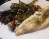 Foto del paso 7 de la receta: Lubina con champiñones y pimientos al horno