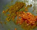 Foto langkah ke 3 dari resep Nasi goreng kunyit.