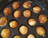 Foto langkah ke 5 dari resep Aebleskiver (Pancake khas Denmark).
