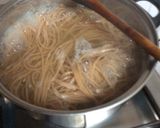 Foto del paso 1 de la receta: Tallarines integrales con atún