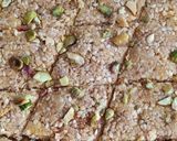 तिळ गुळाची चिक्की (til gudachi chikki recipe in marathi) रेसिपी स्टेप 5 फोटो