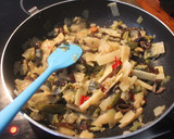 Foto del paso 2 de la receta: Verduras congeladas cocidas con sobras de gambas