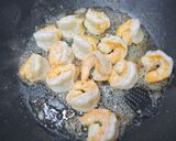 奶油鮭魚蝦仁蛋炒飯的食譜步驟1照片