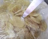 Foto del paso 2 de la receta: Merluza con ajo, perejil y patatas panaderas en 22 minutos