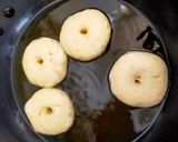 Foto langkah ke 5 dari resep Donat Susu Sourdough.