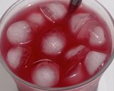 Foto langkah ke 3 dari resep Iced Rosella Honey.