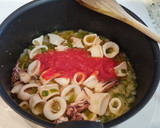Foto del paso 4 de la receta: Guiso de patatas con chipirones