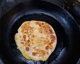 A picture of step 3 of Corn Paratha.