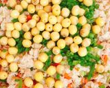 Hình bước làm 2 của món Cơm trộn hạt sen