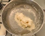 Foto del paso 2 de la receta: Medialunas de Manteca Caseras