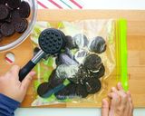 Foto langkah ke 2 dari resep Oreo cheesecake hanya 5 bahan.
