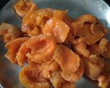 A picture of step 1 of Apricot jam.