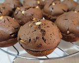 Foto del paso 6 de la receta: Muffins de Chocolate con Chips Negros y Blancos