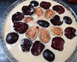 Foto del paso 2 de la receta: Pastel de ciruelas rojas y brevas