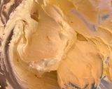 Foto langkah ke 3 dari resep Butter Cream Sederhana Untuk Olesan Donat.