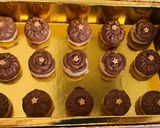 A picture of step 5 of Almond and coconut rounds.