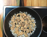 Foto del paso 2 de la receta: Pollo con nata y queso