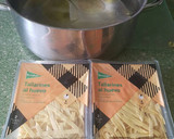 Foto del paso 1 de la receta: Pasta fresca con albóndigas