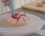 A picture of step 14 of Strawberry Naked Cake / Strawberry Shortcake.