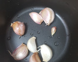 Foto del paso 1 de la receta: 🪔Aceite de Oliva 🫒 aromatizado con ajo 🧄