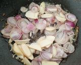 Foto langkah ke 1 dari resep Tumis Kembang Kol Bakso.
