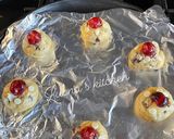 A picture of step 5 of Chocolate Chip Cookies:.