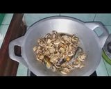 Foto langkah ke 4 dari resep Kerang hijau jamur Saus Tiram.