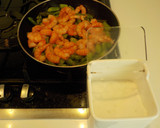 Foto del paso 13 de la receta: Espárragos trigueros con colas de gambas rojas