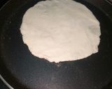 A picture of step 4 of Roti from rice flour.