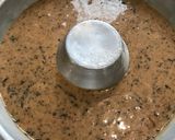 Foto del passaggio 4 della ricetta Ciambella di cachi e cioccolato