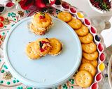 A picture of step 2 of Monaco Biscuit Sev puri / Monaco Sandwich.
