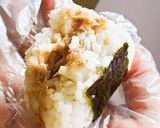 Foto langkah ke 3 dari resep Onigiri Tuna Mayo.