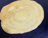 A picture of step 4 of Banh Xeo.