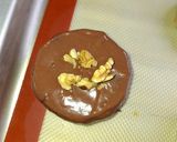 Foto del paso 8 de la receta: Alfajores rellenos de chocotorta