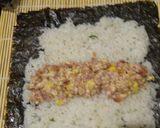 Foto langkah ke 4 dari resep Gimbap isian tahu kornet.